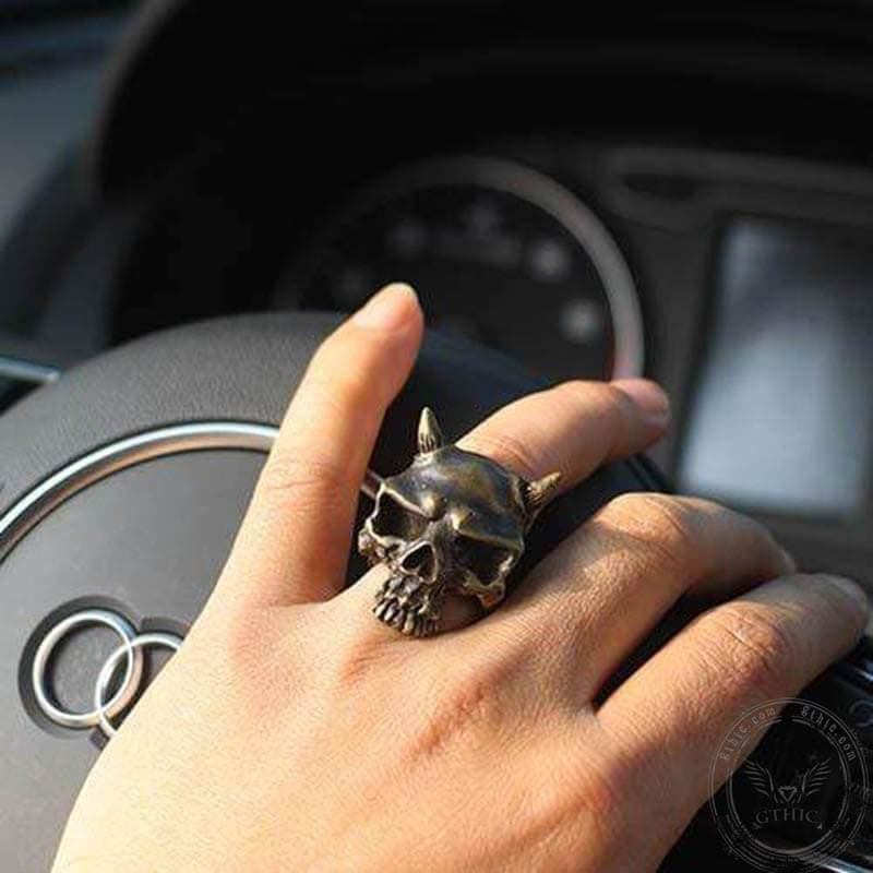 Horn Brass Skull Ring 03 | Gthic.com