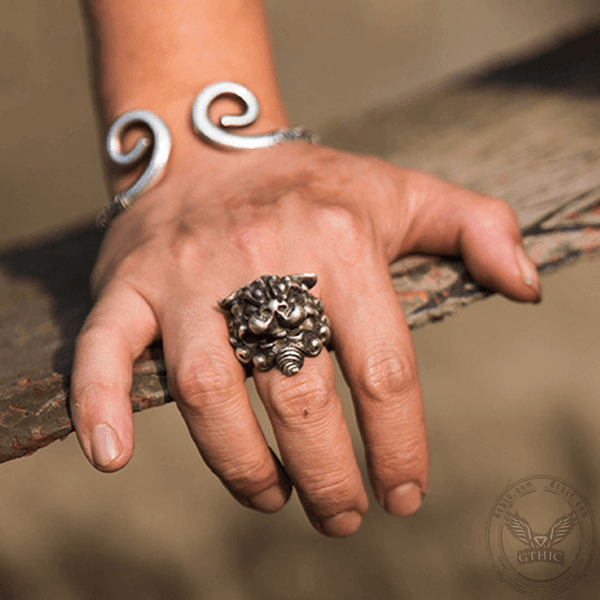 Lion Sterling Silver Beast Ring | Gthic.com