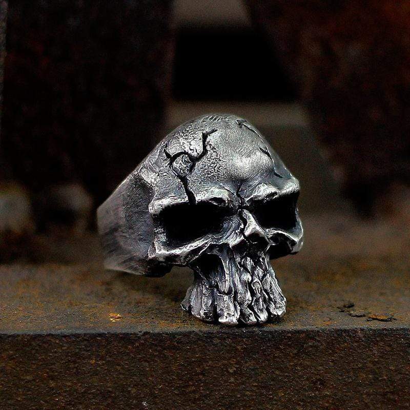 Totenkopfring aus Sterlingsilber mit dunklem Riss