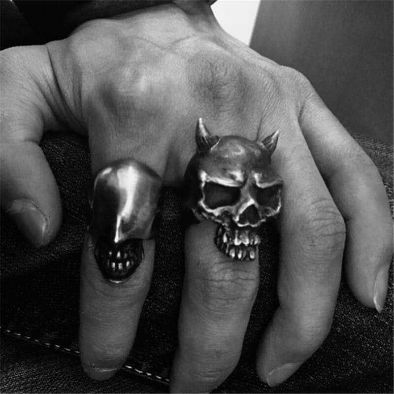 Horn Brass Skull Ring 02 | Gthic.com