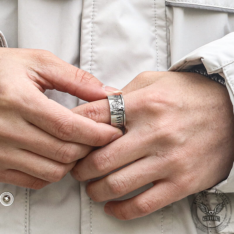 Howling Lone Wolf Stainless Steel Ring
