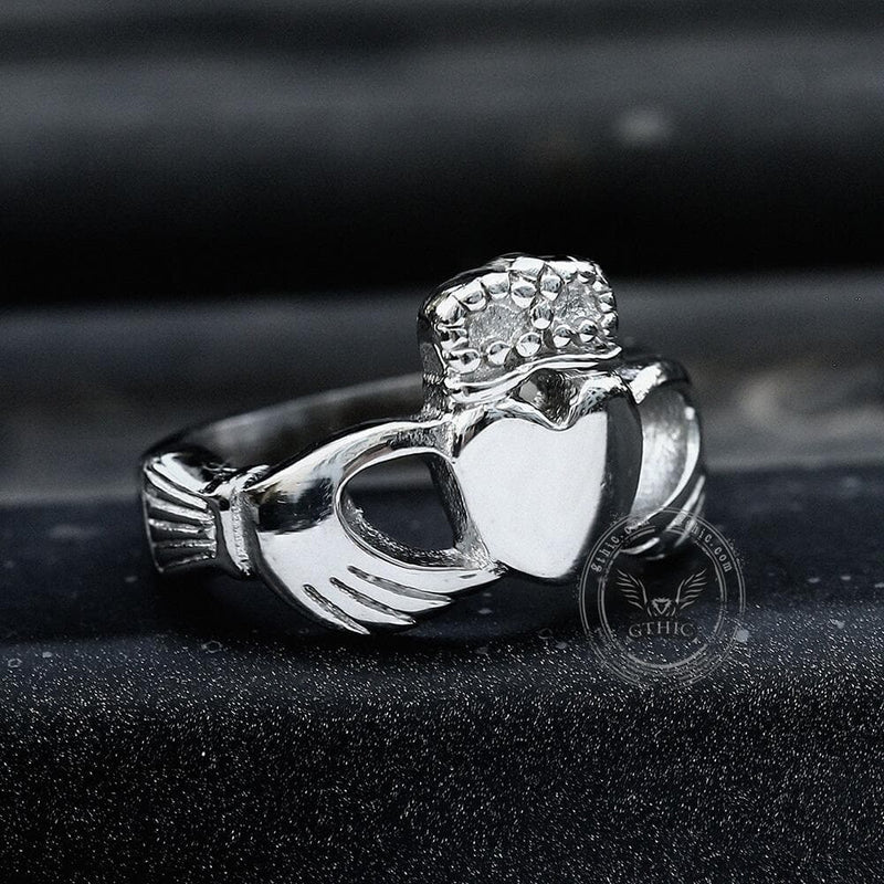 Irish Rings | Sterling Silver Ladies Green Crystal Heart Claddagh Ring at  IrishShop.com | IJSV21079