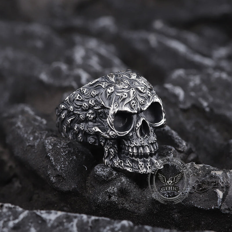 Totenkopf-Ring aus Sterlingsilber mit mehreren Geistern