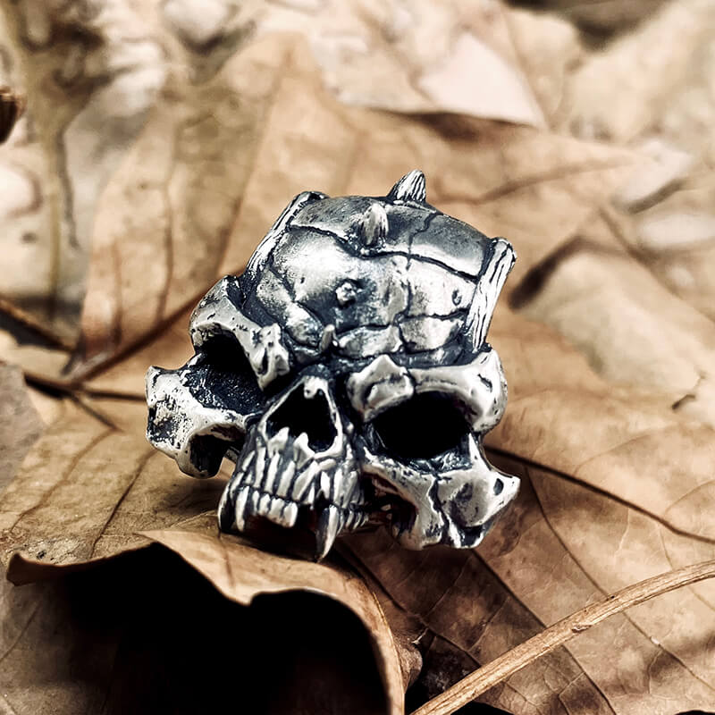 Mysterious Alien sterling silver skull ring03 | Gthic.com