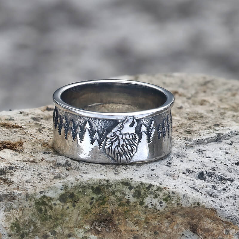 Howling Lone Wolf Stainless Steel Ring02 | Gthic.com