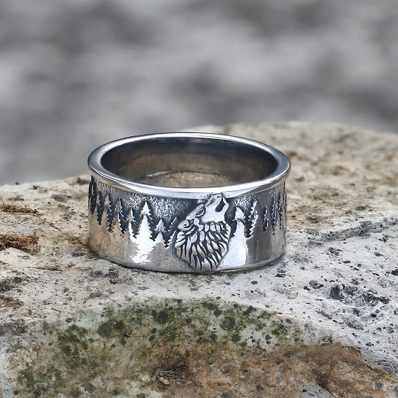 Howling Lone Wolf Stainless Steel Ring02 | Gthic.com