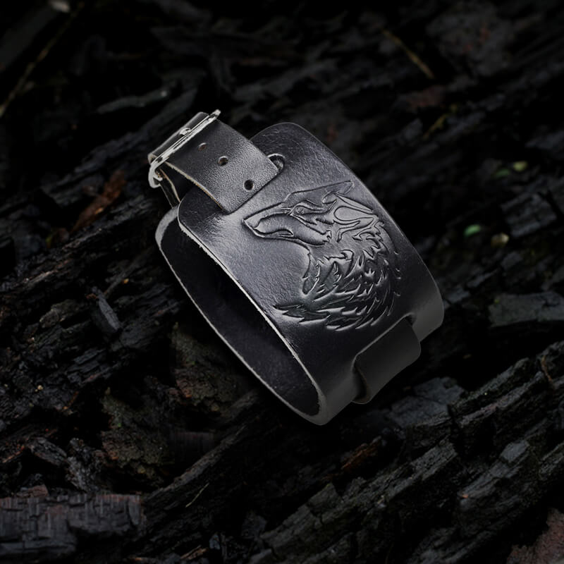 Punk Wolf Head Embossed Leather Bracelet | Gthic.com