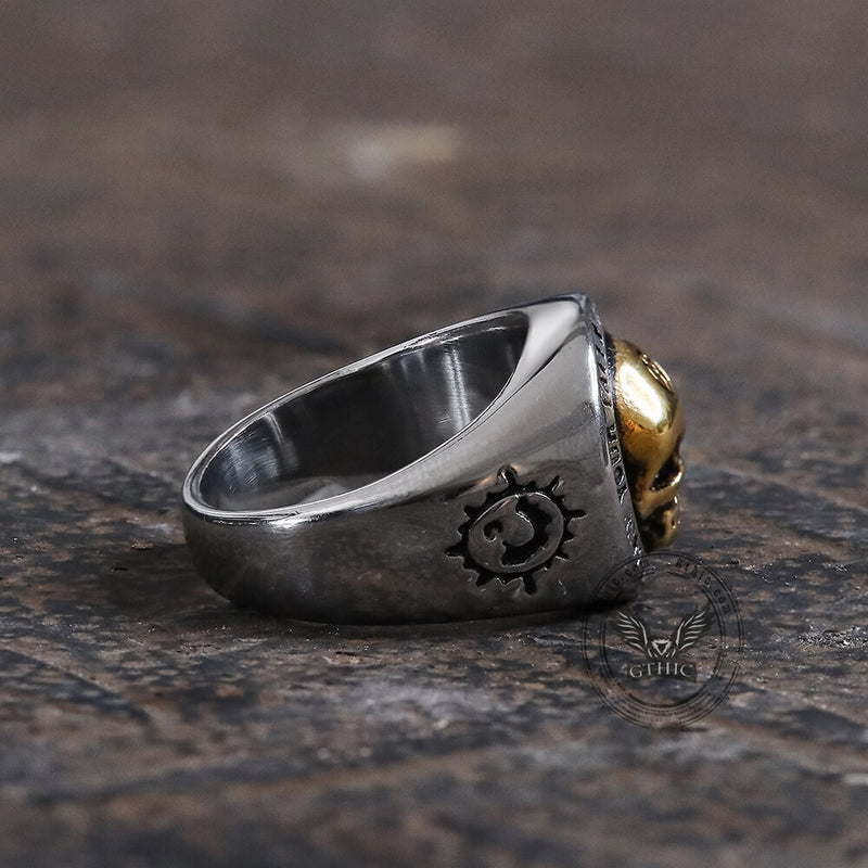 Totenkopf-Ring aus Edelstahl mit Rock-Symbol