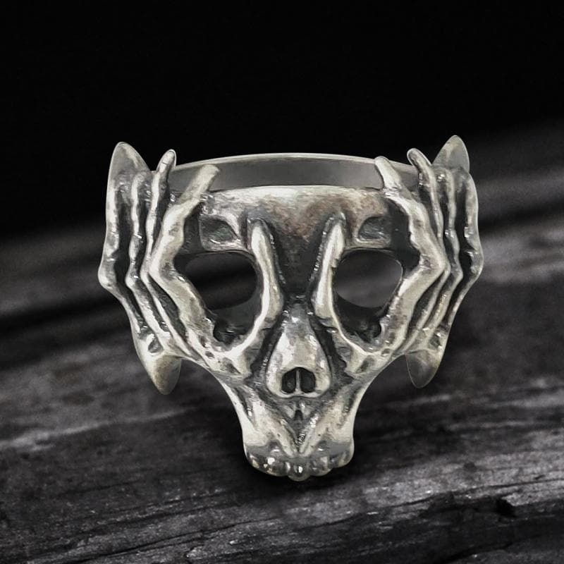 Anello teschio in argento sterling con testa di mano di scheletro Anello teschio in argento sterling con testa di mano di scheletro