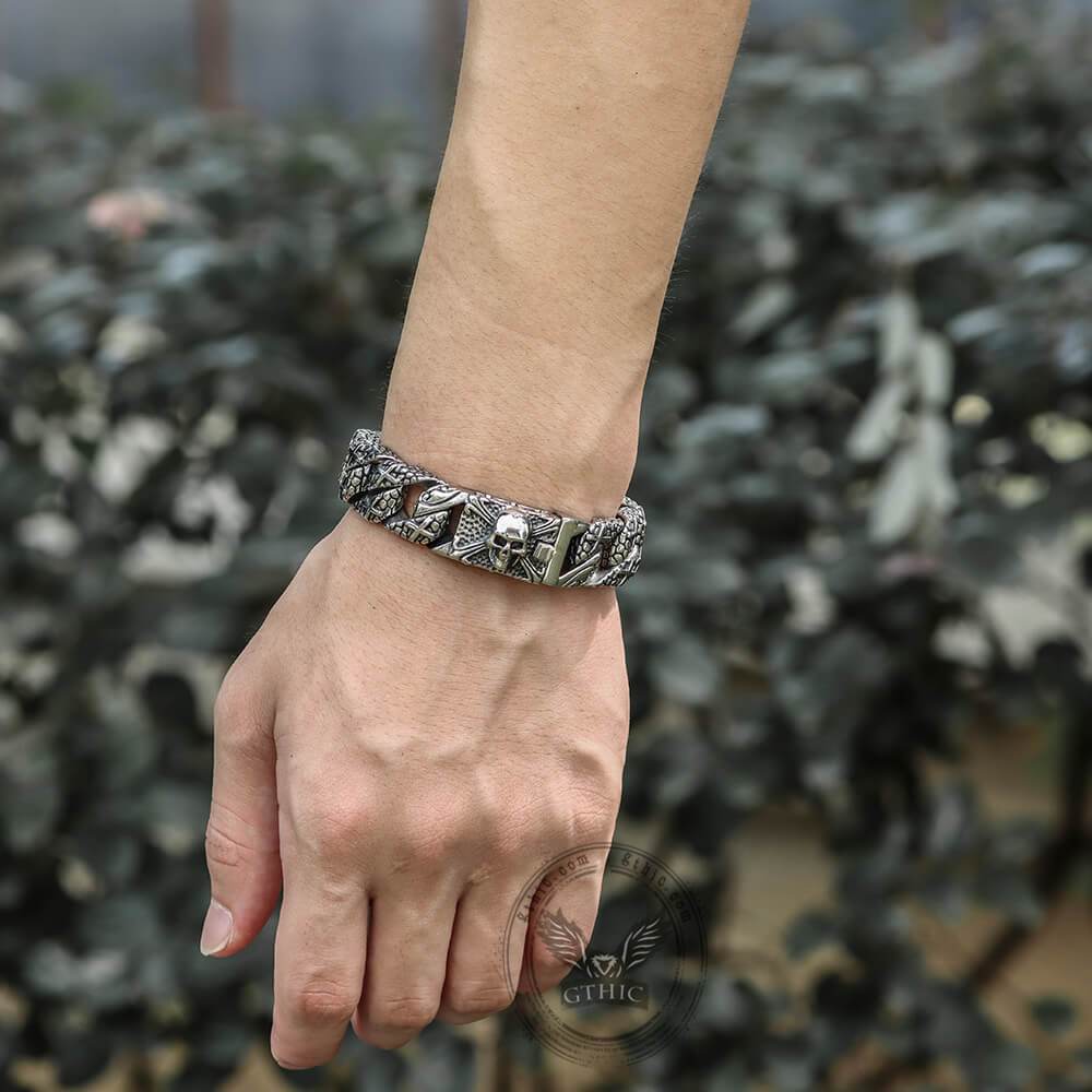 Skull and Cross Stainless Steel Bracelet 04 | Gthic.com