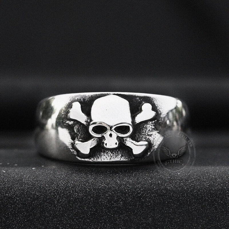 Skull and Crossbones Stainless Steel Ring 02 | Gthic.com