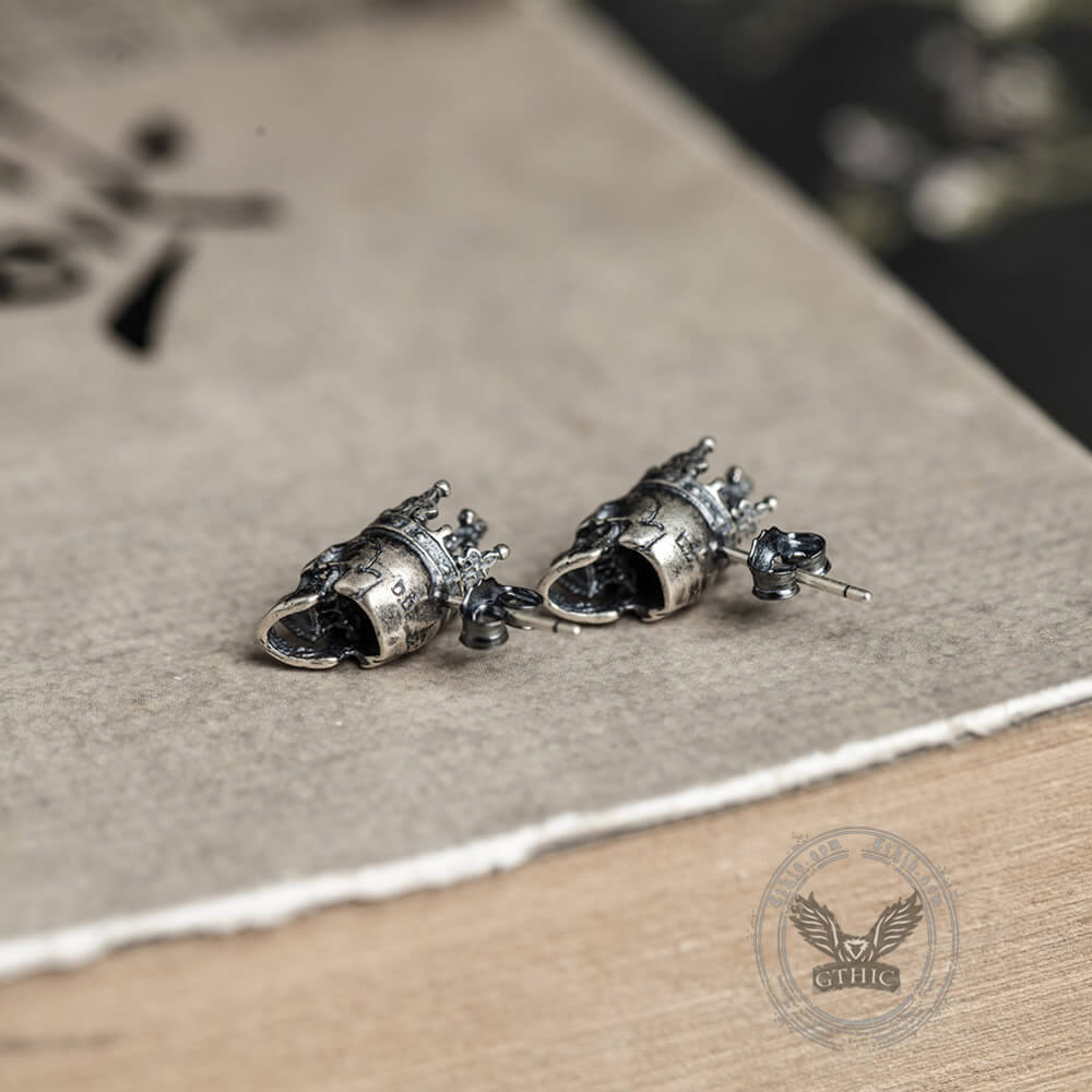 Orecchini a bottone in argento sterling con corona Skull King
