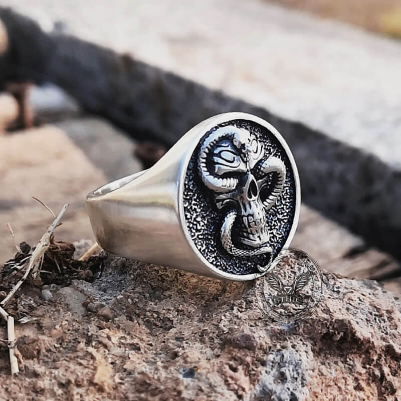 Schedel met kruipende slang Sterling zilveren ring