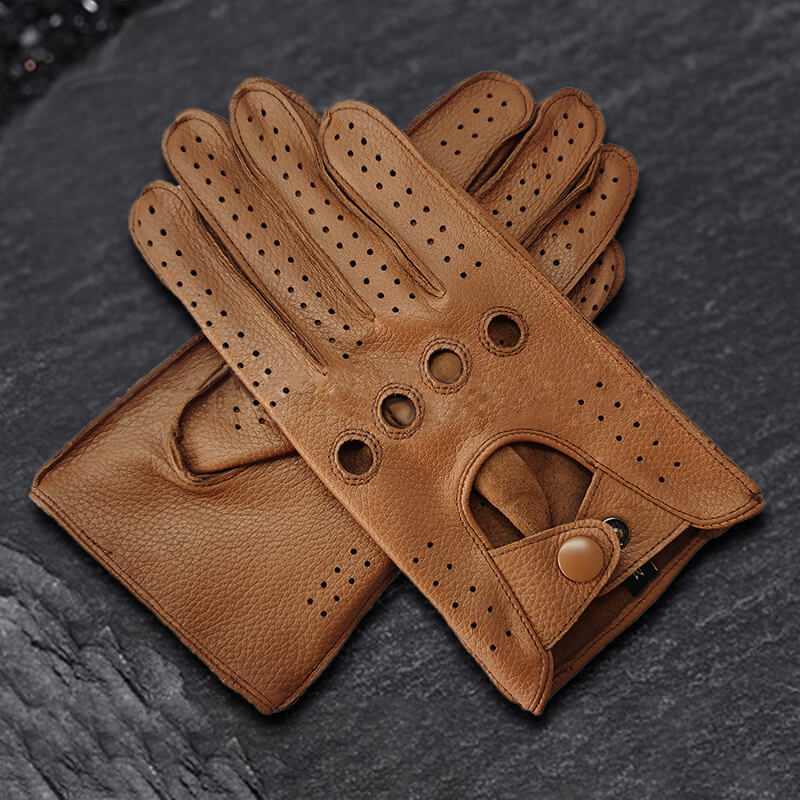 https://gthic.com/cdn/shop/products/sports_breathable_men_s_leather_gloves_gthic_7_800x.jpg?v=1657701246