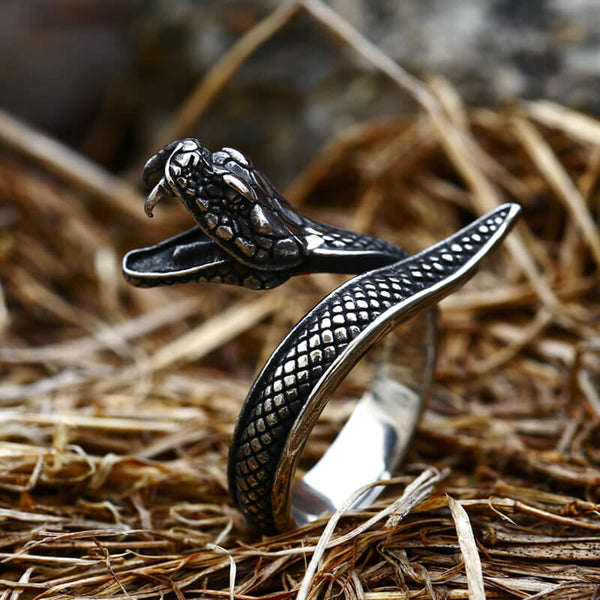 Vintage Cobra Stainless Steel Snake Ring silver01 | Gthic.com